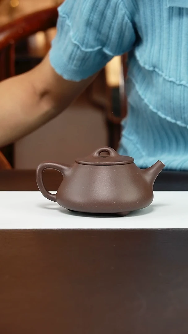 茶壶紫砂飞*底槽青200毫升微瑕