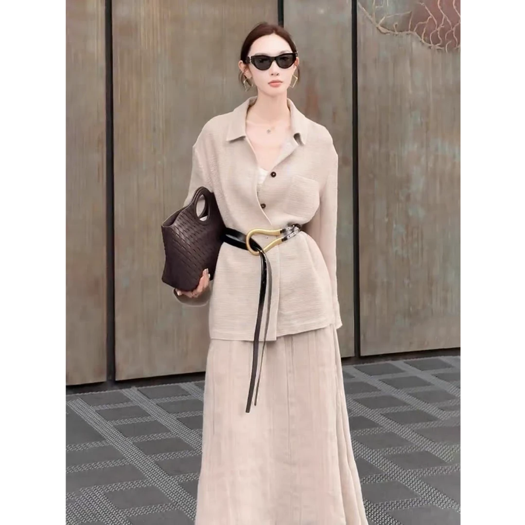 2025秋季穿搭一整套轻奢高级感上流社会减龄洋气卡其色衬衫套装裙