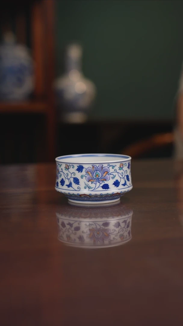 空山明月新派斗彩