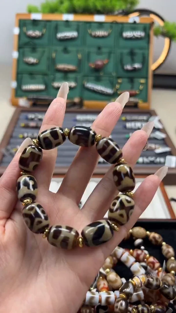 玛瑙/玉髓（覆膜）颈饰合金18（微瑕随机发货）