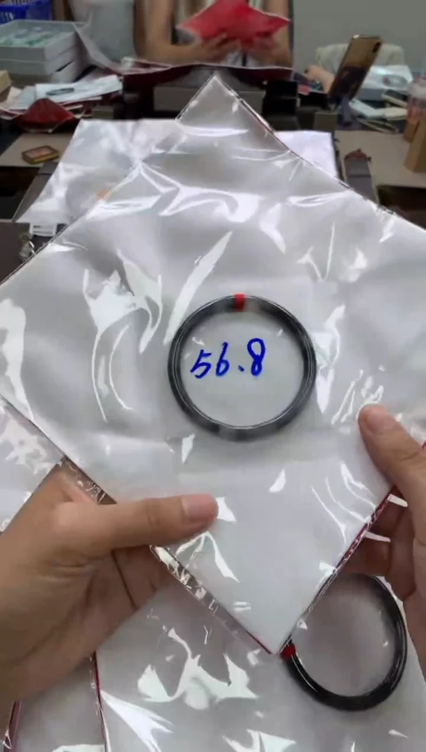 颈饰未镶嵌翡翠手镯56.8#
