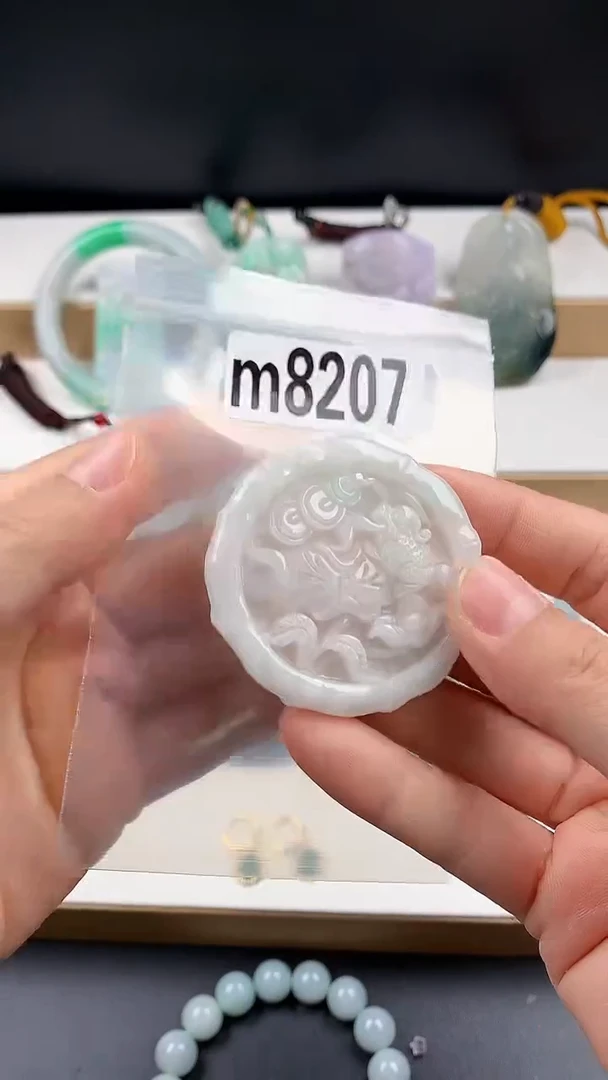 颈饰未镶嵌翡翠天然翡翠吊坠挂件