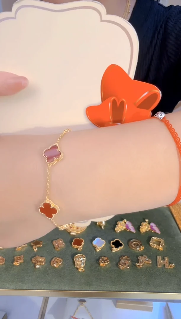 四叶草红色手链2.60g（多样性发货）