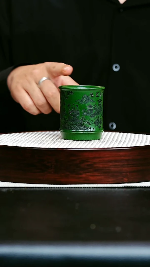 茶杯紫砂宜兴紫砂主人杯 绿泥刻绘熊猫