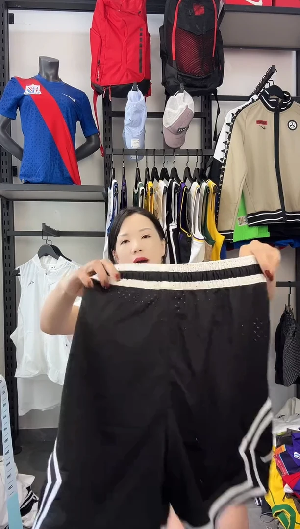 692编码 耐克卫衣服饰过款为准 尺码M