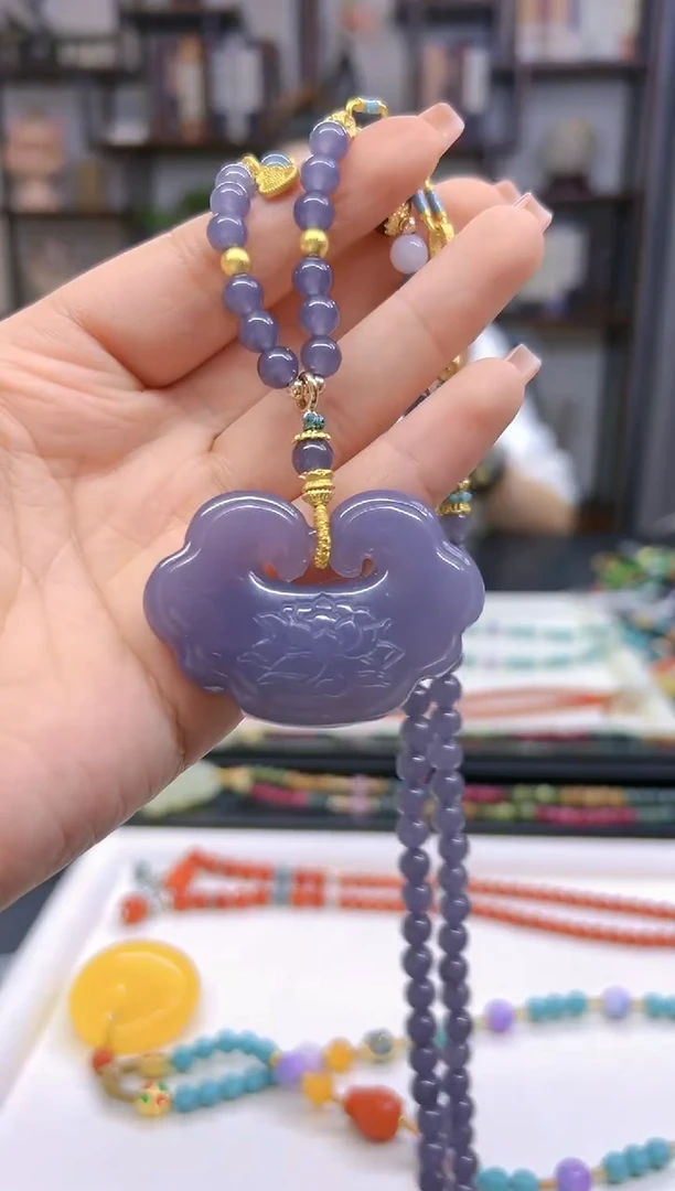 【闪购商品】和田玉毛衣链未镶嵌M606