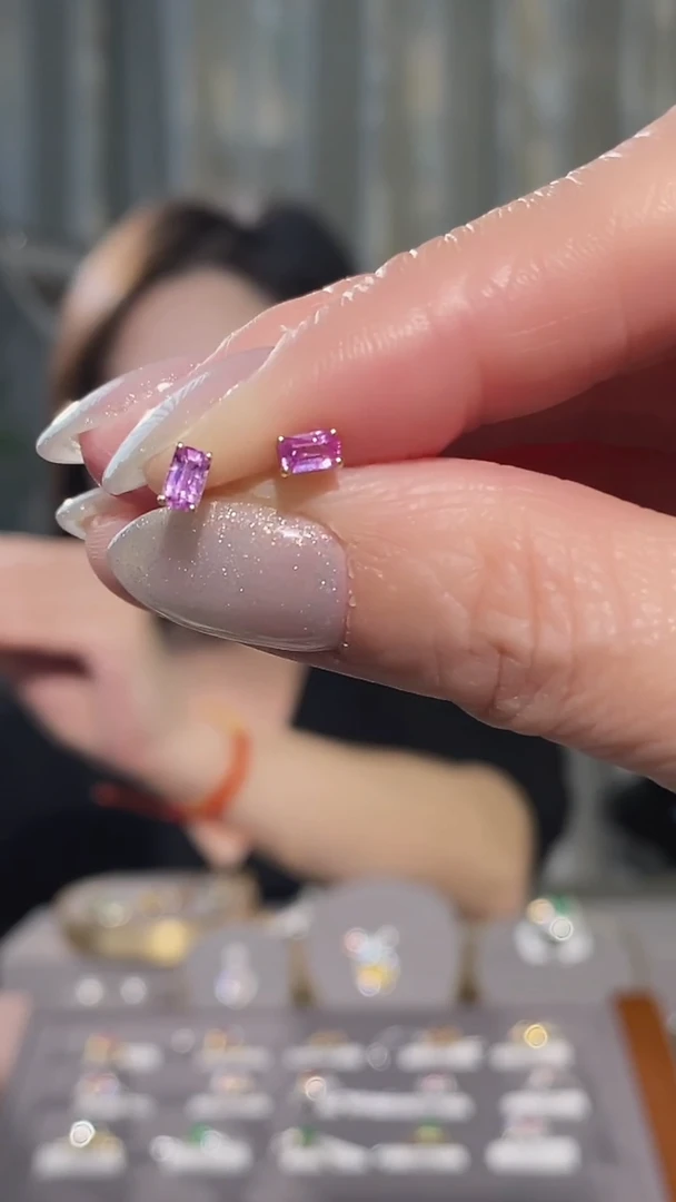 【闪购商品】彩色蓝宝石耳饰18K金镶嵌0.35ct