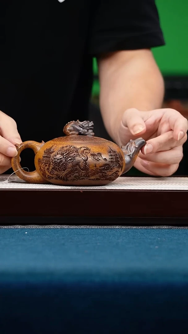 茶壶紫砂龙骨金砂 天官赐福 貔貅滴钮