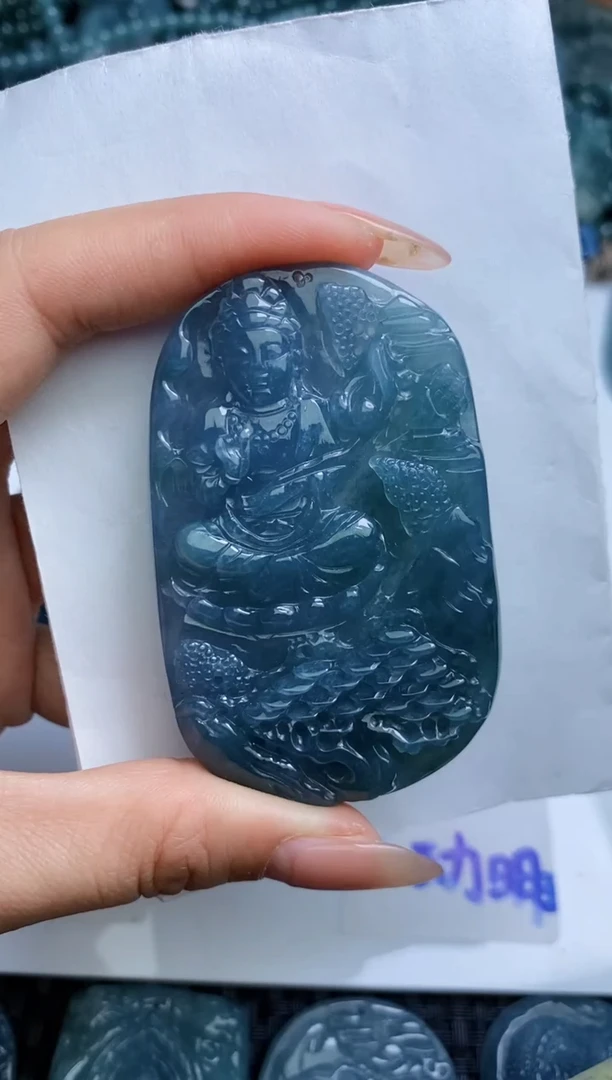 【闪购商品】翡翠颈饰未镶嵌         