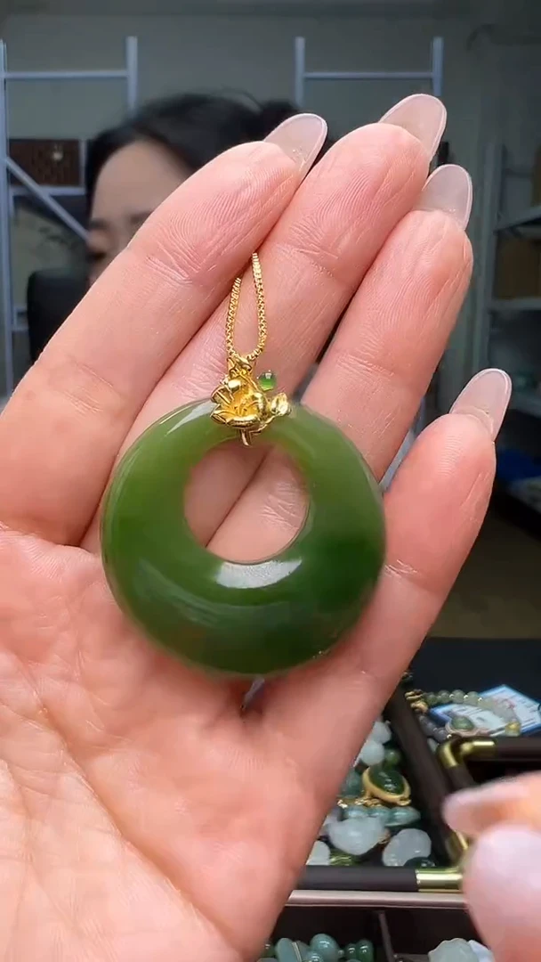 颈饰18K金镶嵌和田玉(多样性发货.发其一）11.03.97