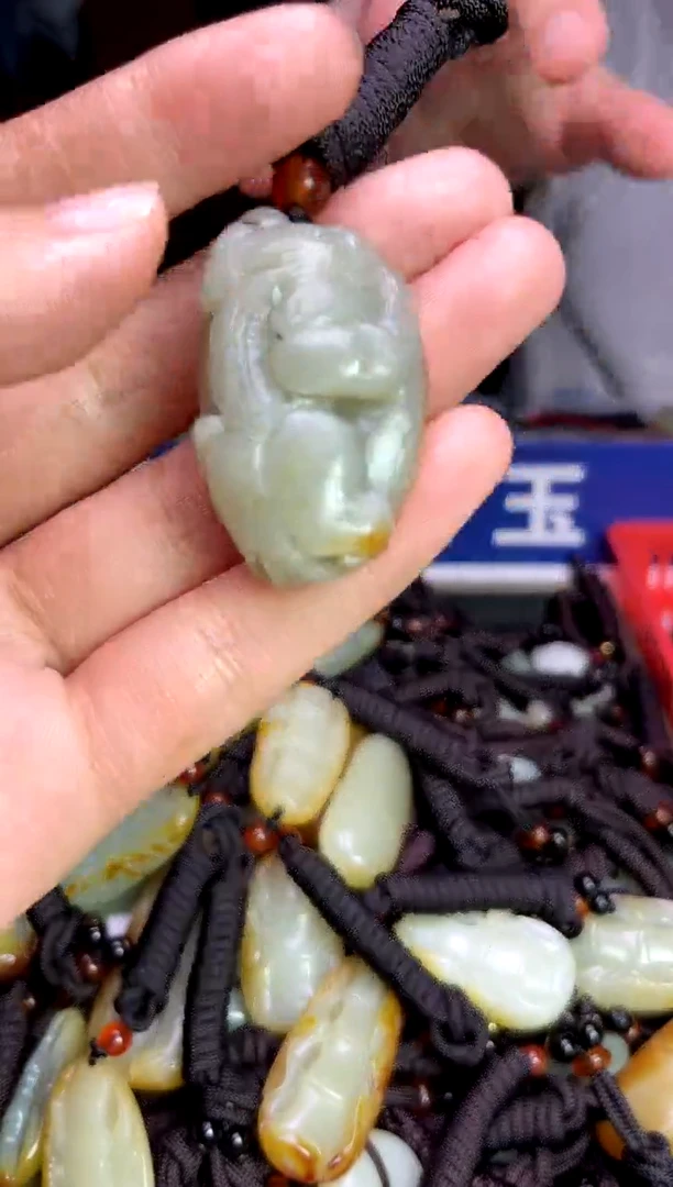 未镶嵌和田玉挂件1