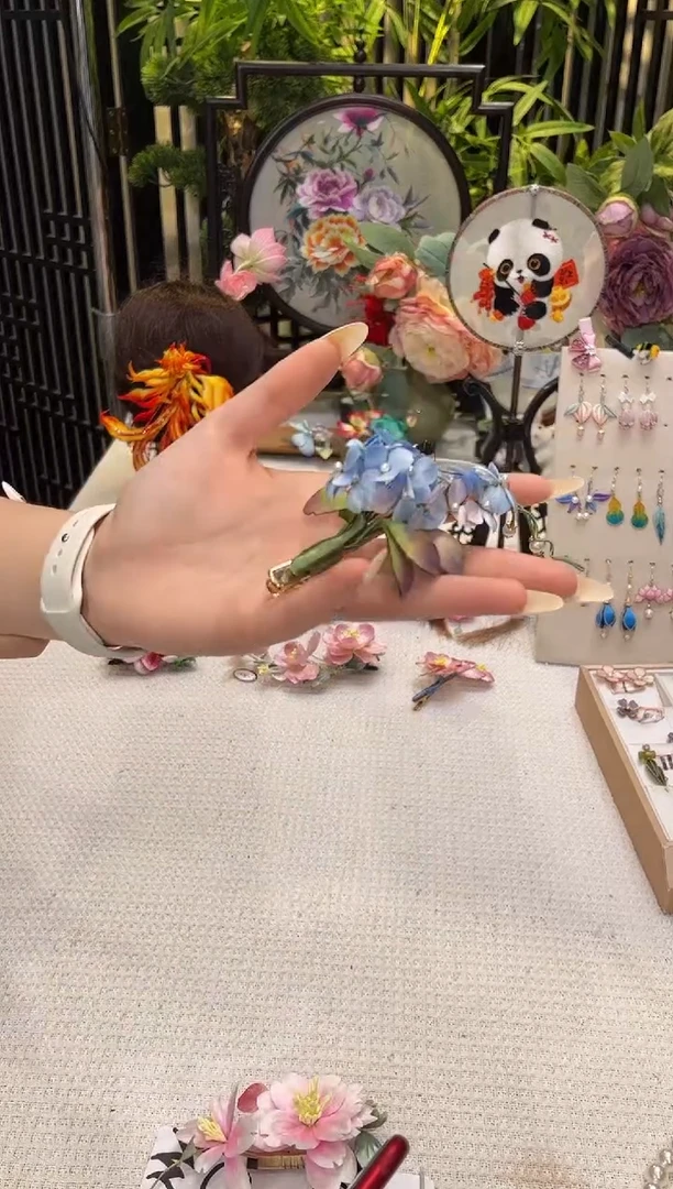 织绣燕***n绣球花和