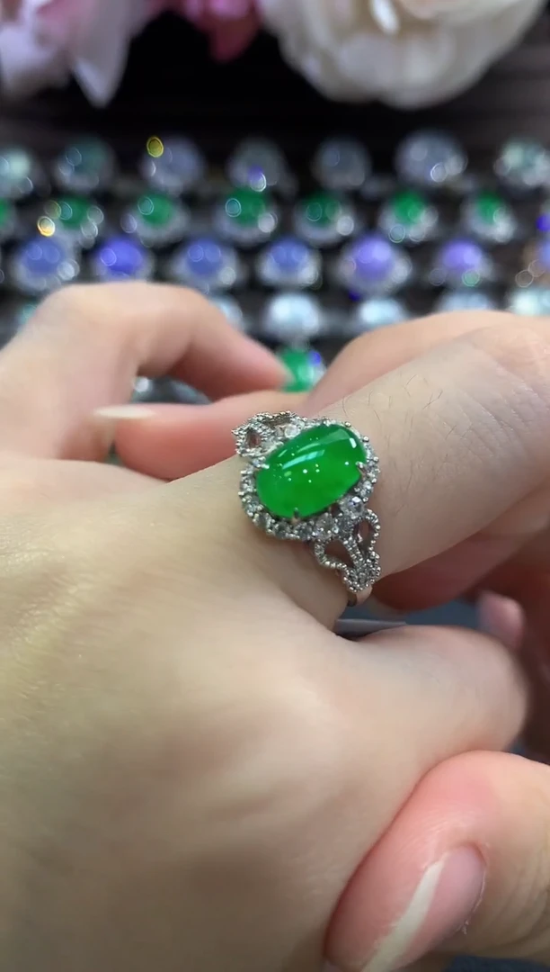 18K金镶嵌戒指翡翠b163