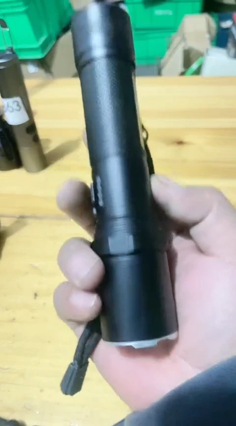 B864变焦白激光18650款不带电池