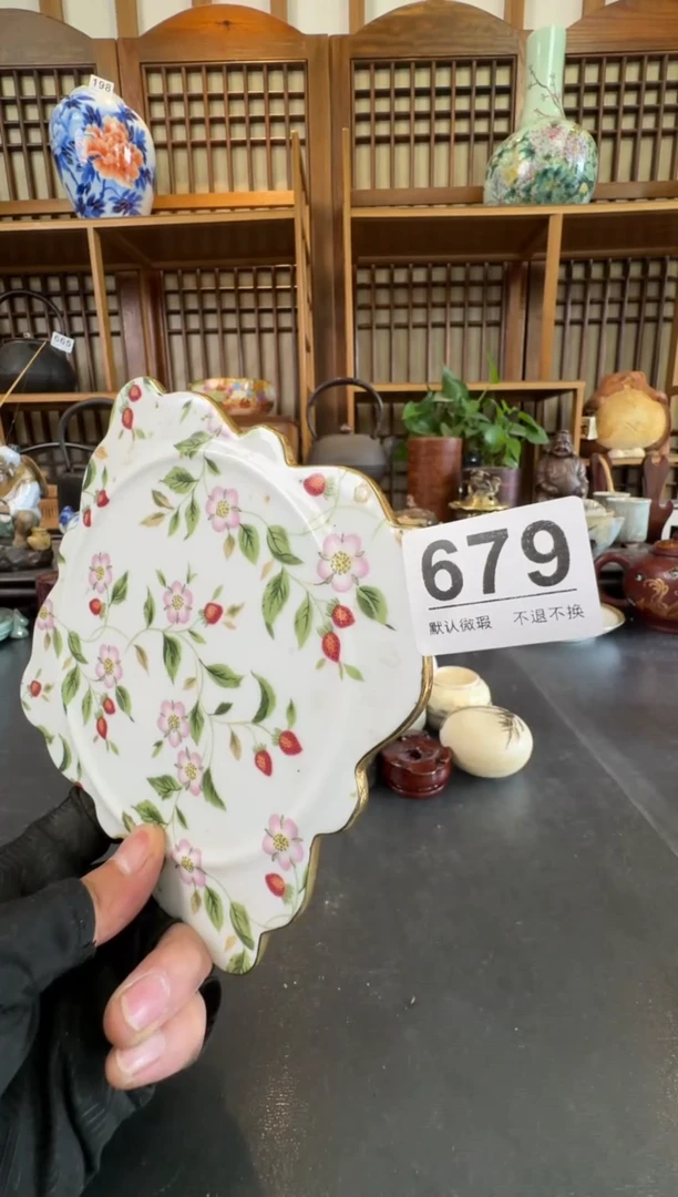 摆件0**6  注意：回流商品，默认有瑕，不退不换。