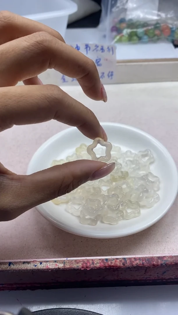 【闪购商品】玛瑙/玉髓颈饰银S800镶嵌x1133荔枝冻星星跑环*1颗