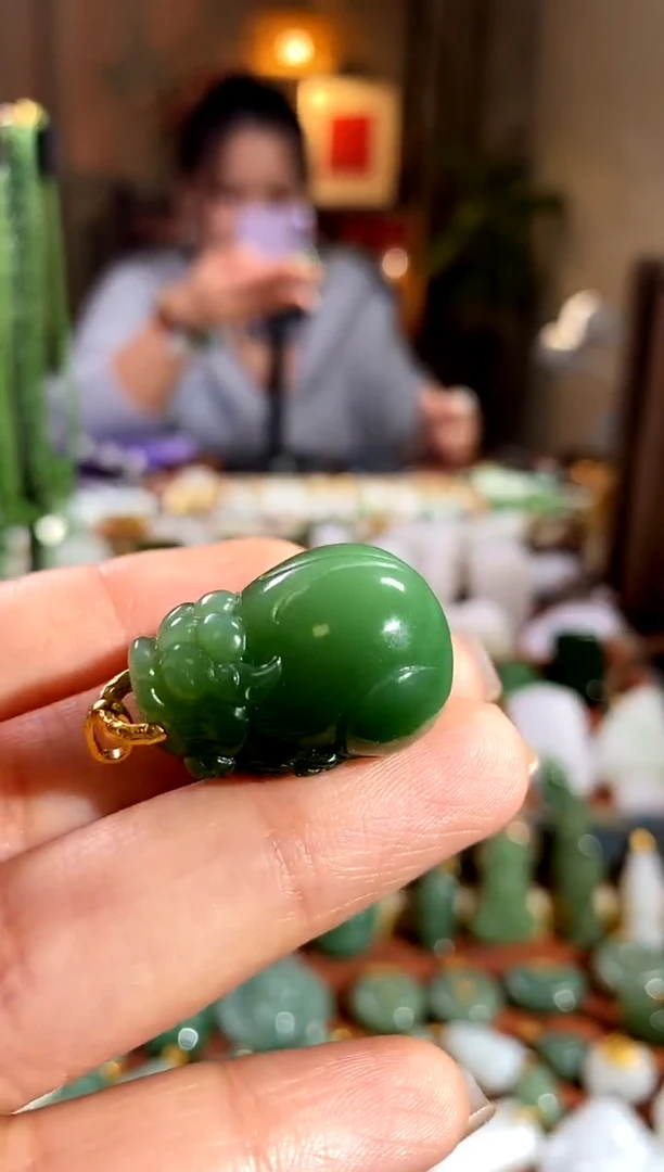 吊坠(赠链)18K金镶嵌和田玉.