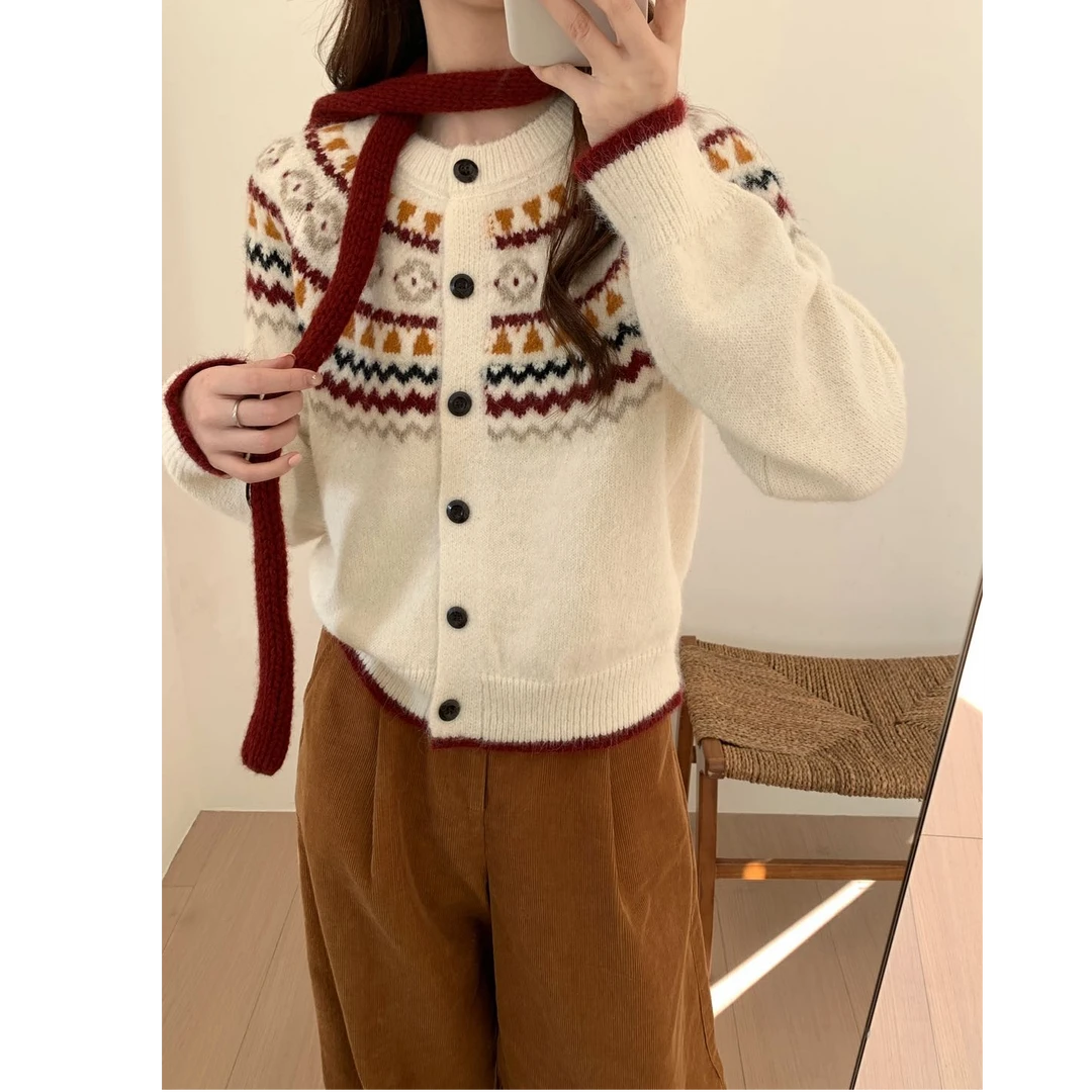 费尔岛毛衣女新款圆领针织开衫外套C999