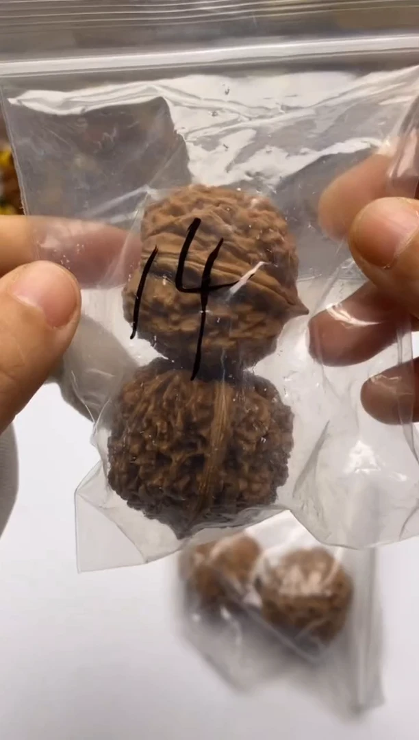手串文玩核桃核桃一对儿