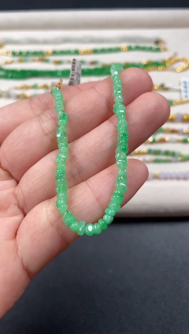 18K金镶嵌手链翡翠一条   P345