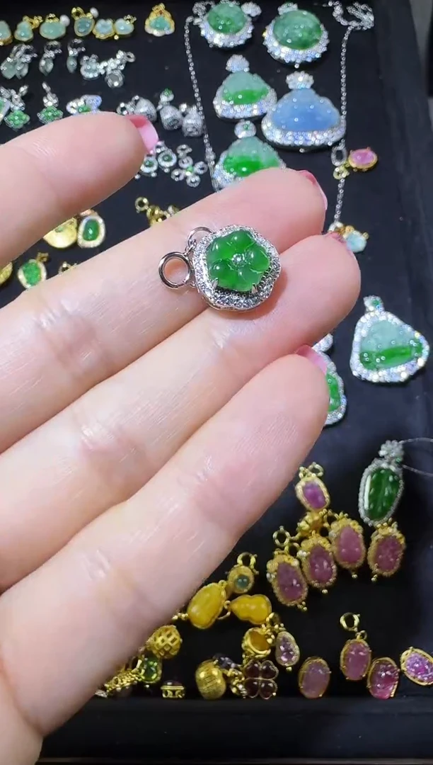 【闪购商品】翡翠吊坠(不含链)银S925镶嵌多宝