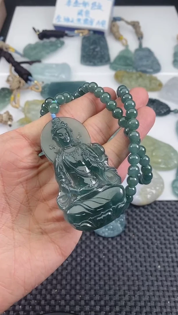 翡翠未镶嵌颈饰