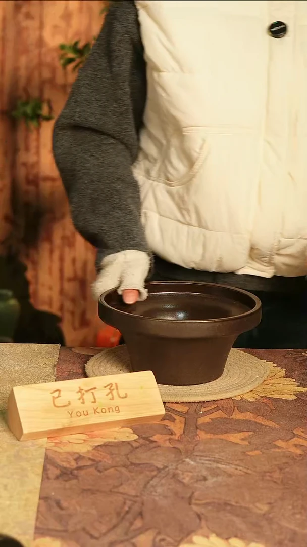 陶瓷21-42高10口20误差2已打孔瑕疵