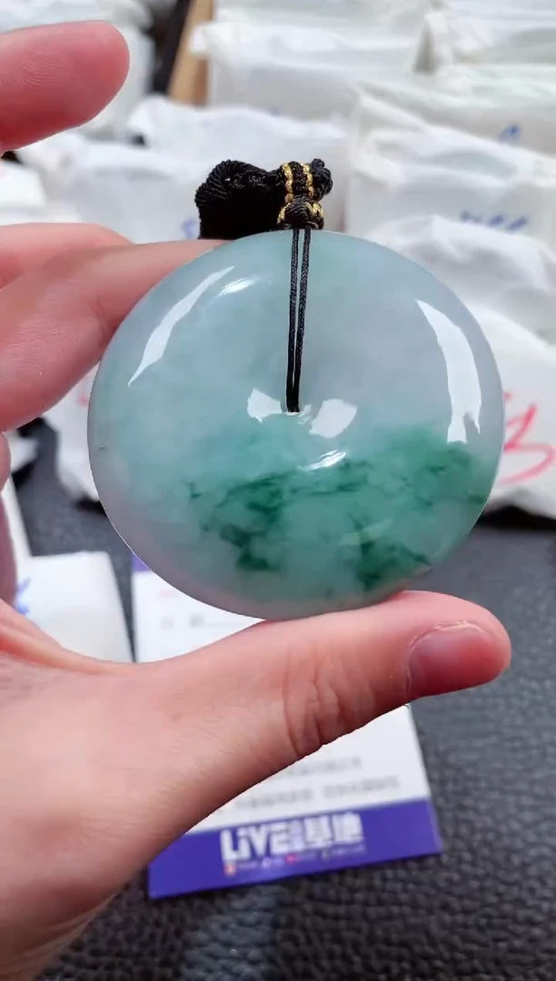 【闪购商品】翡翠颈饰未镶嵌00006546