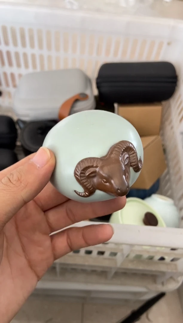 无运费险有瑕疵的摄影的产品有使用过的痕迹有点脏介意勿拍