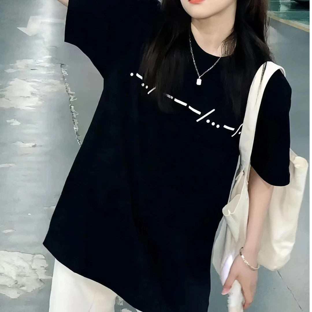 小众女装甜美可爱风格衣服2025夏季黑色简约印花短袖T恤女中长款