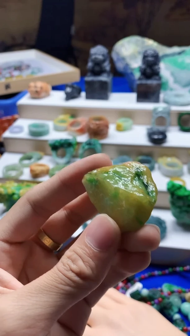 颈饰未镶嵌翡翠天然A货翡翠