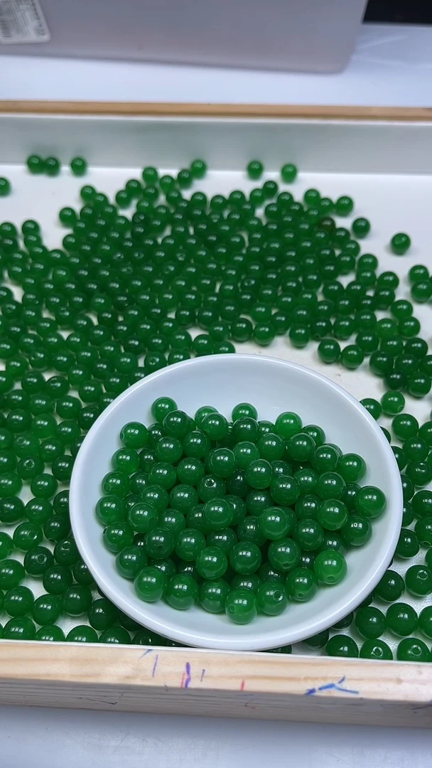 未镶嵌散珠石英质玉B248 菠 菜 绿8mm25颗6.8元