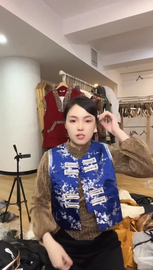 XL码      115-125斤  马甲