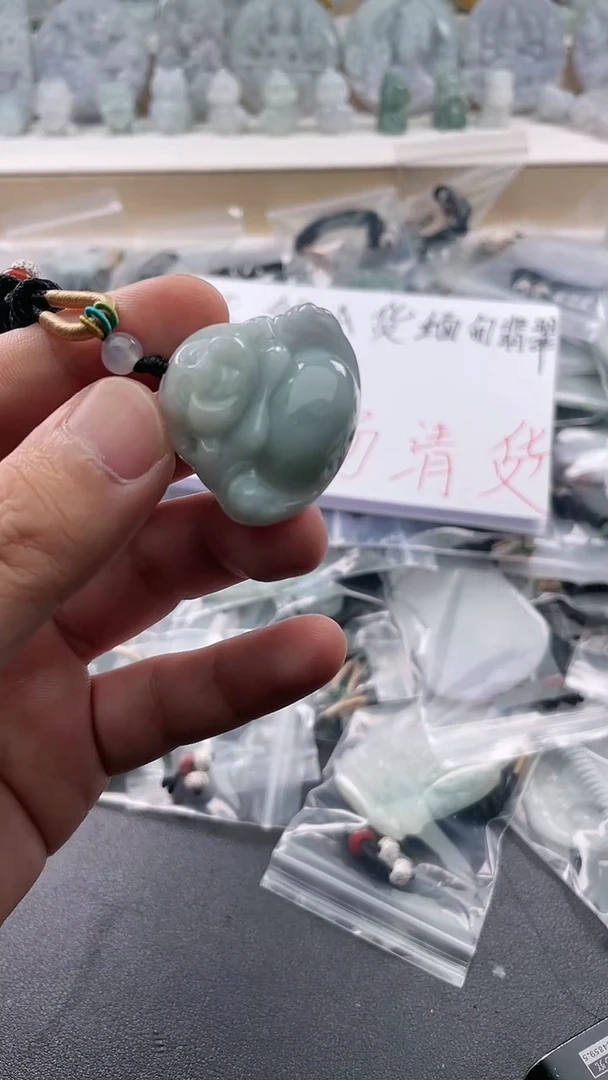 翡翠未镶嵌颈饰..../7/5/ 25