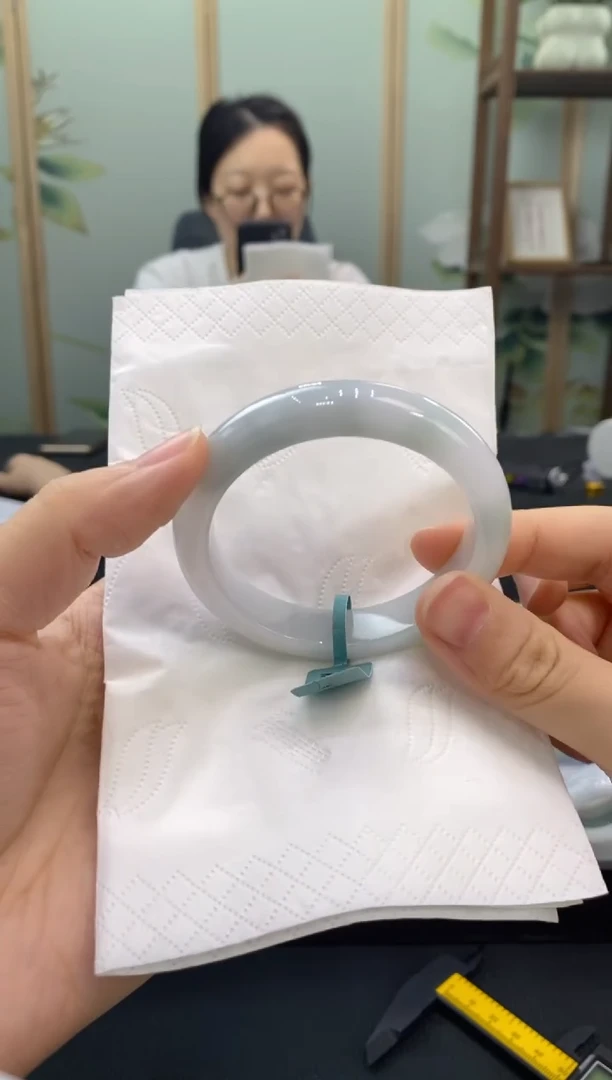 翡翠手镯未镶嵌00001883