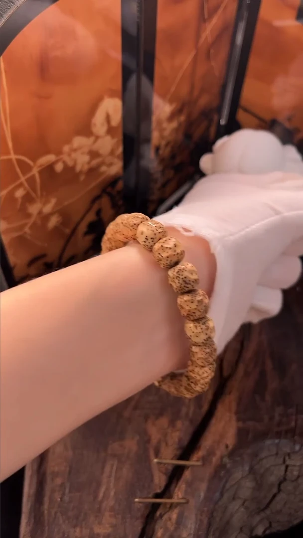 手串星月菩提精工级陈籽凹面无相手串（B）