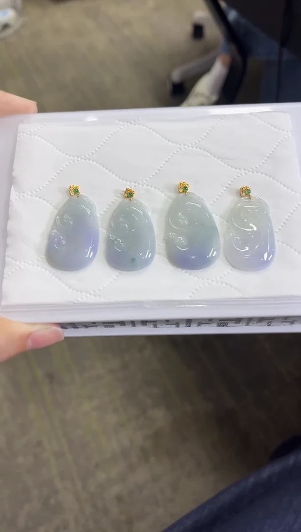 颈饰18K金镶嵌翡翠M60 /多样性发一件/配绳子