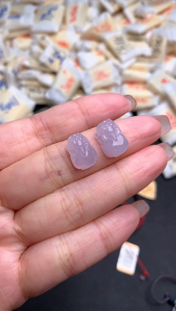 未镶嵌挂件翡翠一对