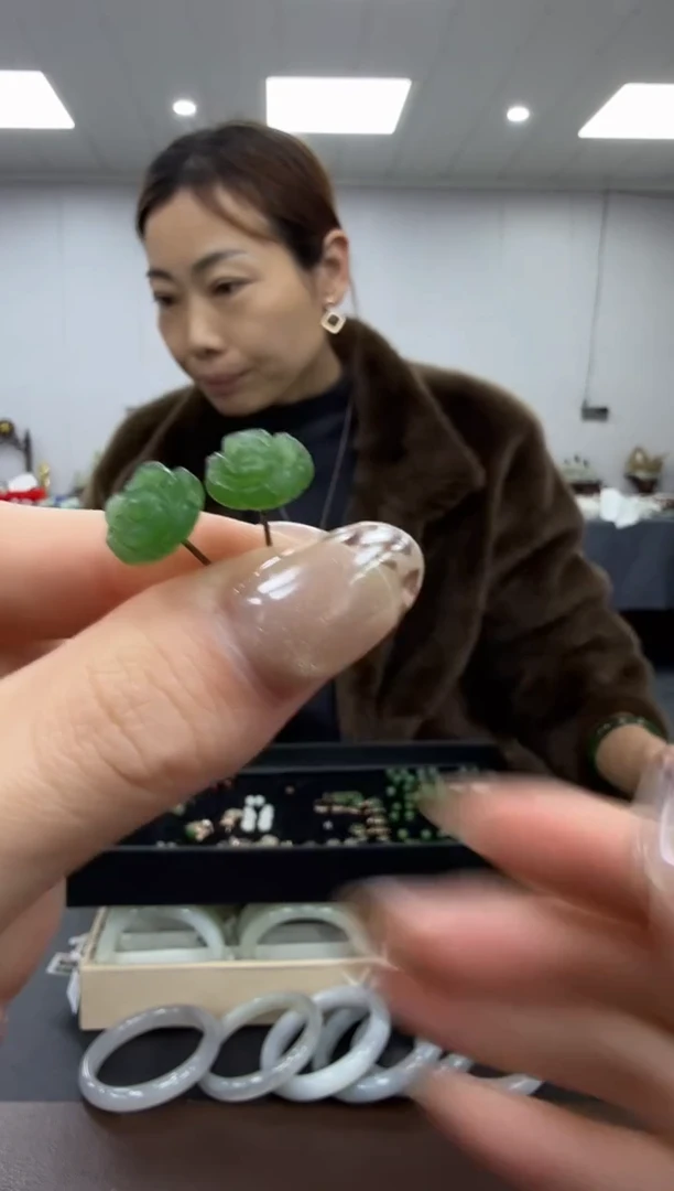 未镶嵌和田玉耳饰多样性发其一zj银氧化碧玉玫瑰