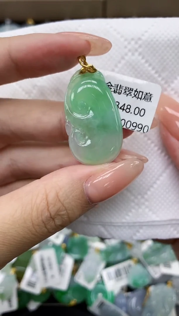 颈饰18K金镶嵌翡翠11111111111