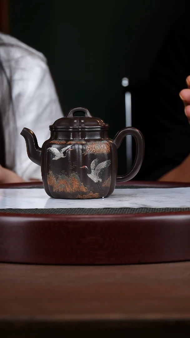 茶壶紫砂110XZQ筋纹菱韵 黑星土300cc