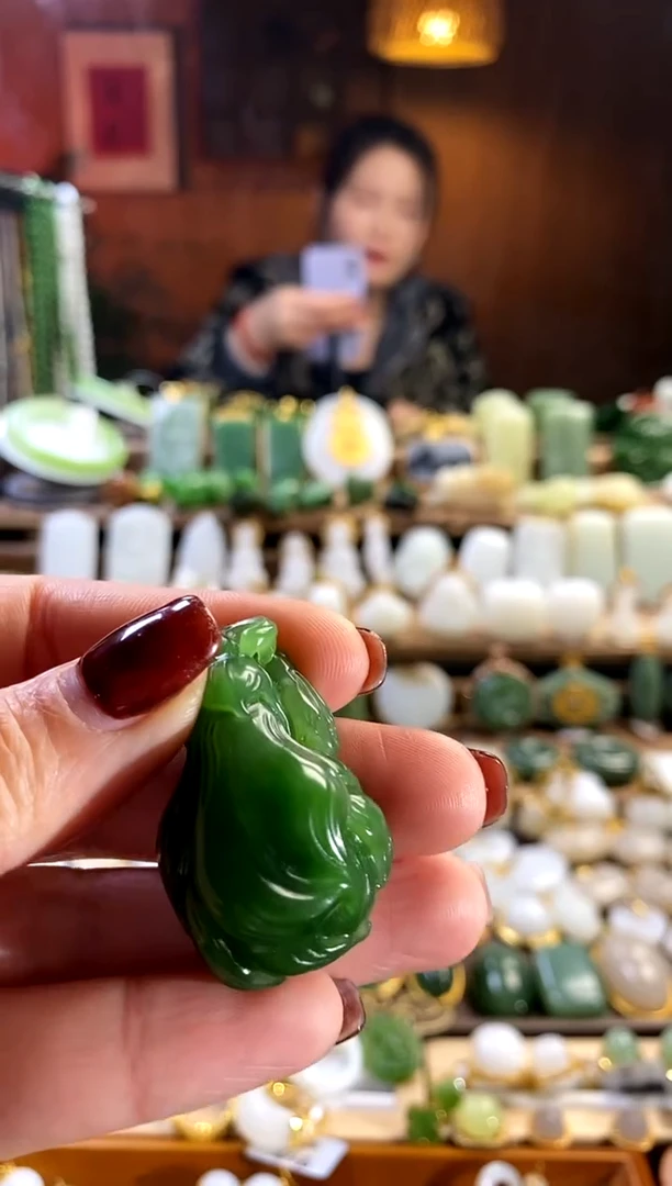 【闪购商品】和田玉吊坠未镶嵌。