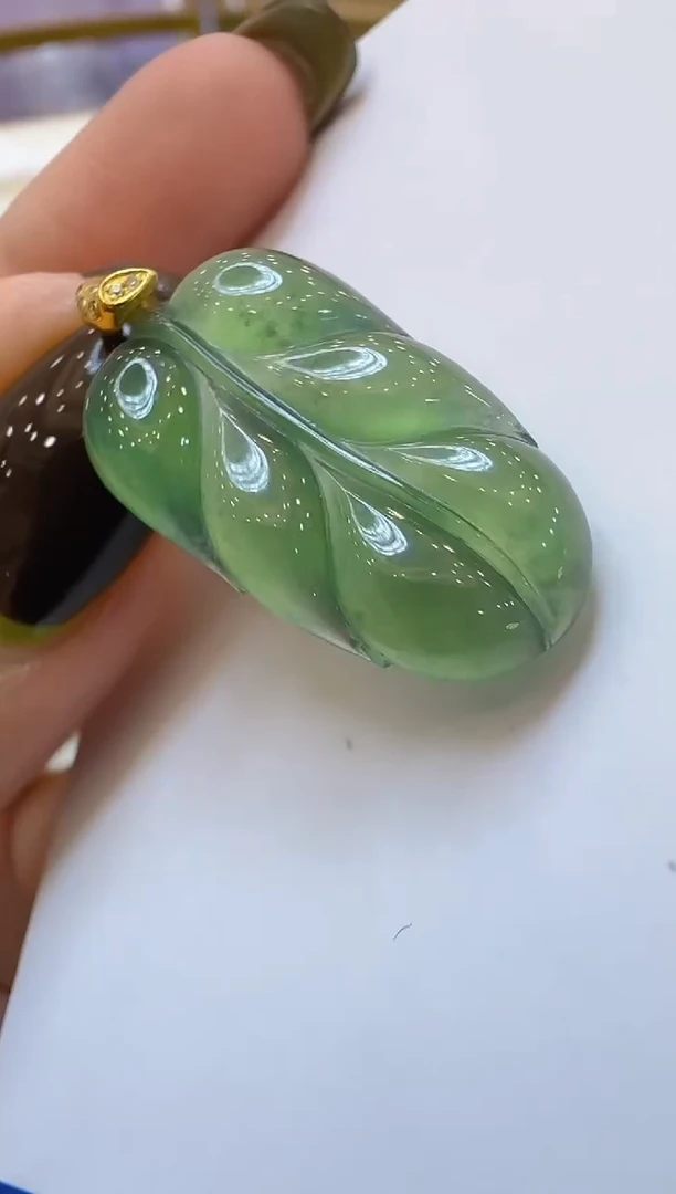 翡翠18K金镶嵌吊坠(不含链)多样性发货拍一发一