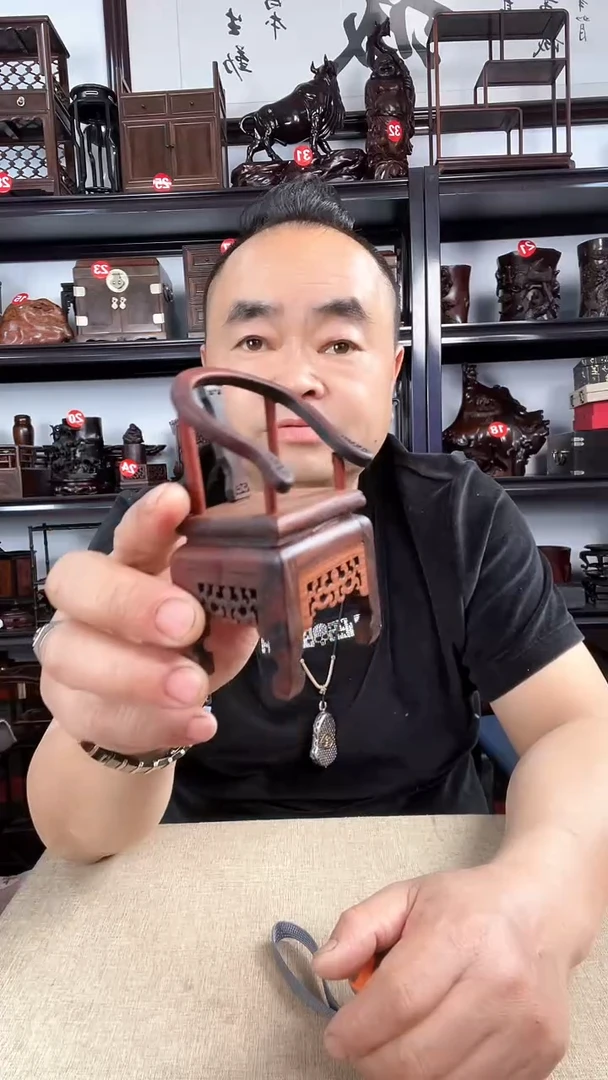 木瑕疵老李红木工艺品200