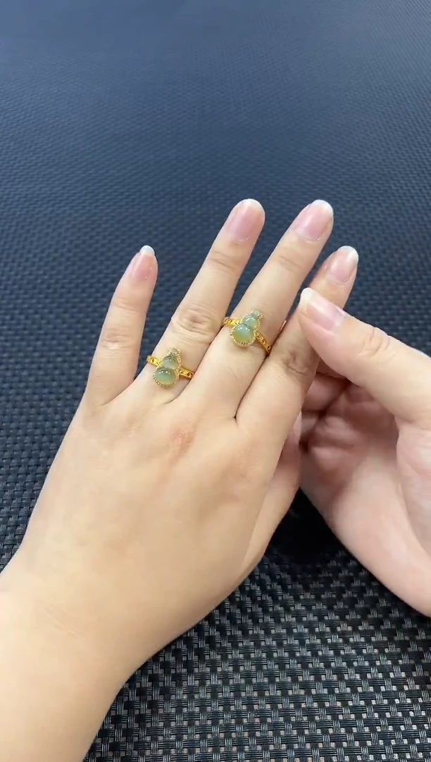 18K金镶嵌戒指和田玉（多样性发一件）644