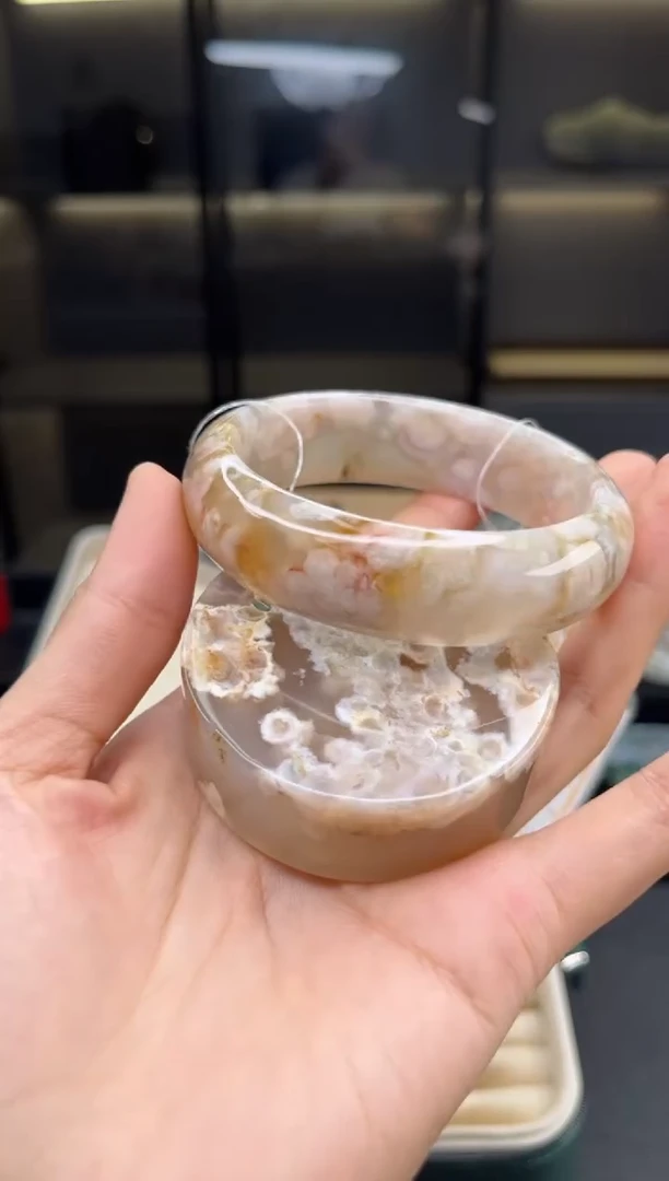 石英质玉手镯未镶嵌60圈口（赠送镯心）303