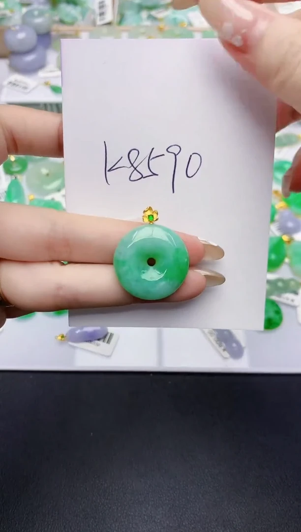 翡翠18K金镶嵌颈饰天然缅甸A货翡翠