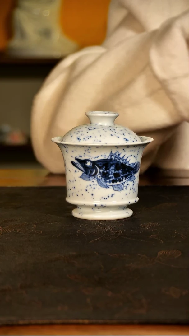 唐语撒蓝青花鳜鱼盖碗