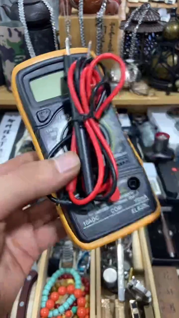 瓷片闪购商品  如图所示
