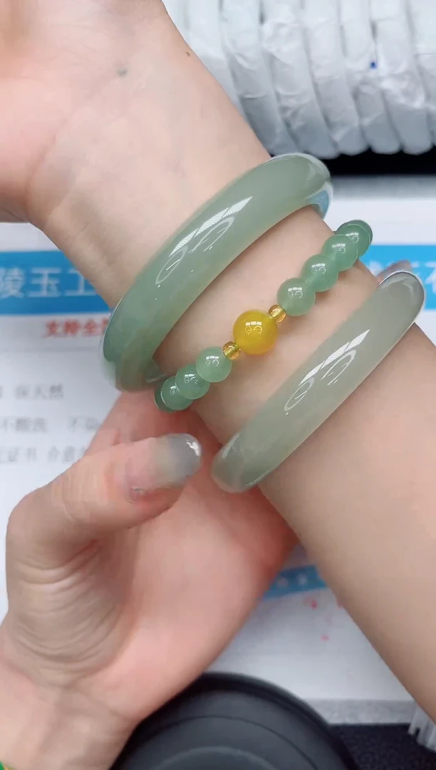 未镶嵌手镯石英质玉70-64